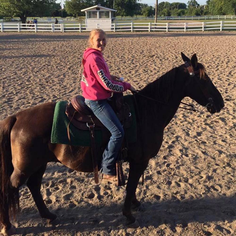 Meet your Posher, Cassie